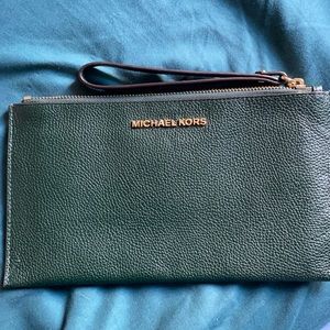 Wristlet